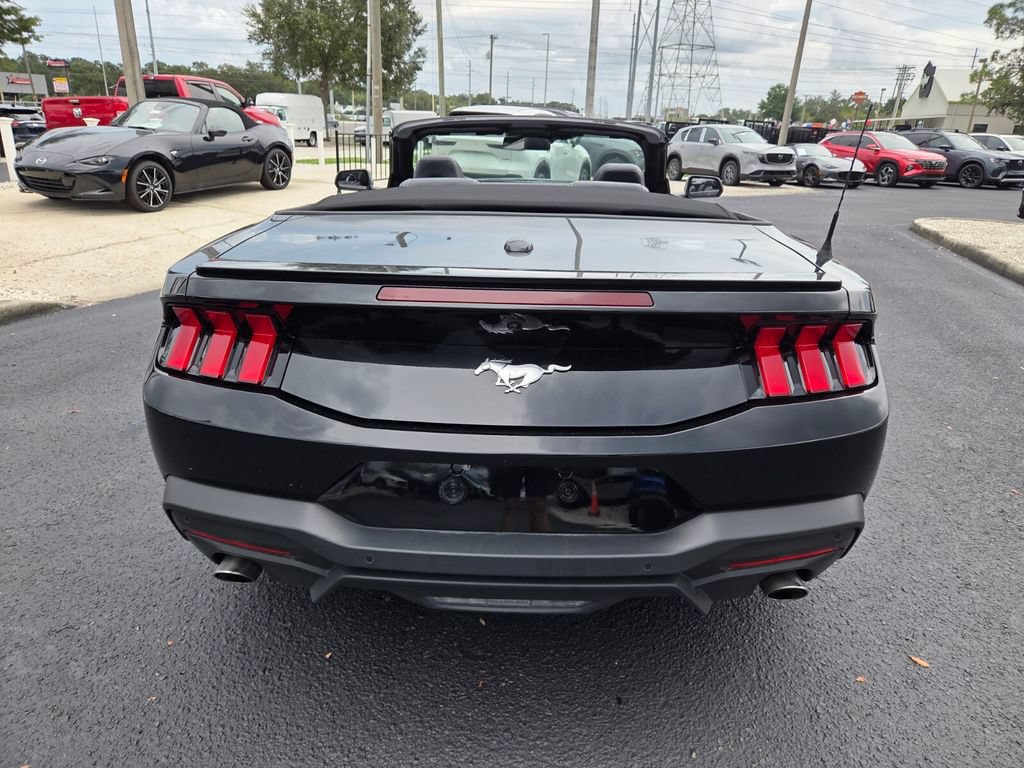 Used 2025 Ford Mustang Premium RWD image 9