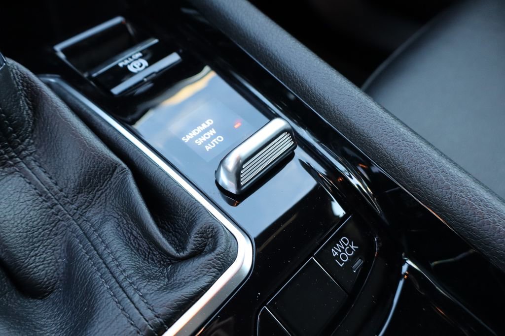 Used 2024 Jeep Compass Limited image 22