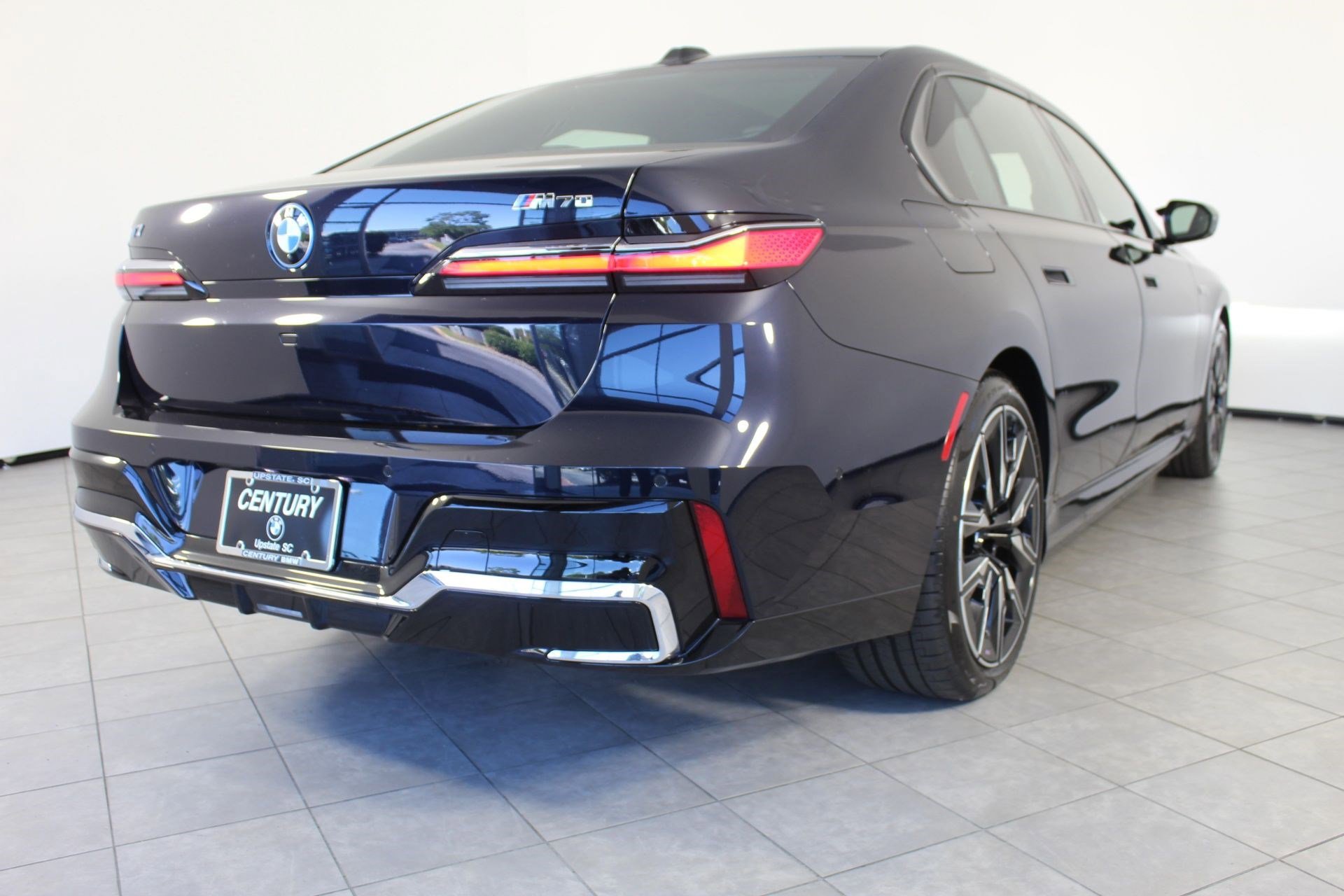 Used 2026 BMW i7 M70 w/ Premium Package image 8