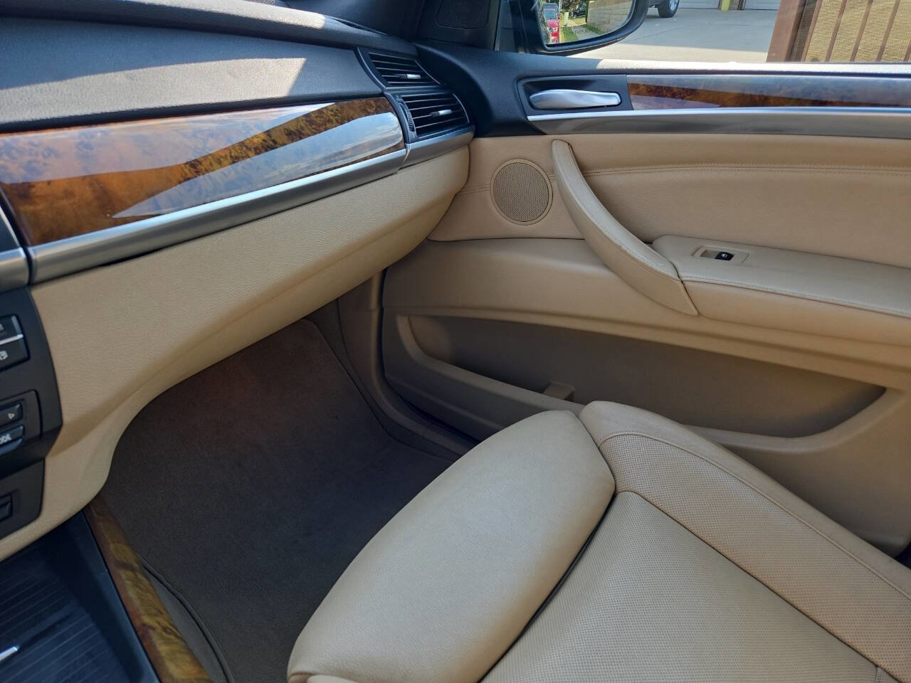 Used 2011 BMW X5 xDrive50i image 33