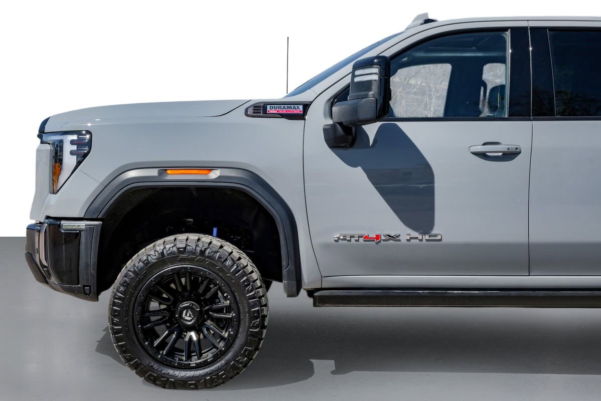 Used 2024 GMC Sierra 2500 AT4X image 10