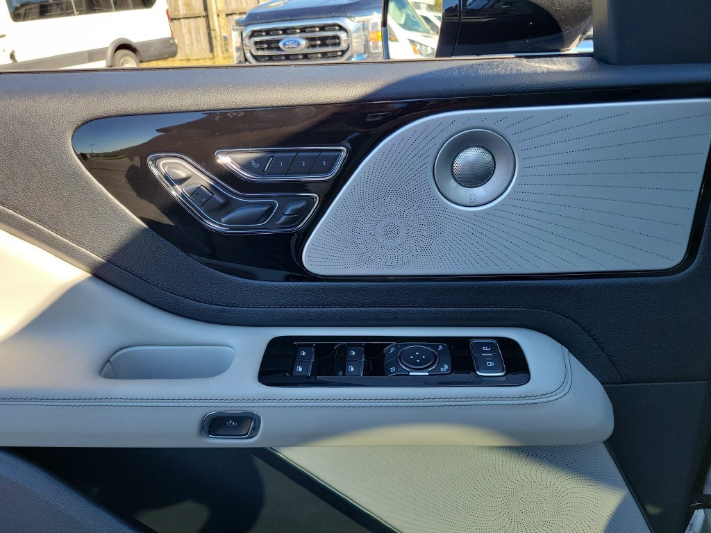 New 2027 Lincoln Aviator Reserve AWD/4WD image 19