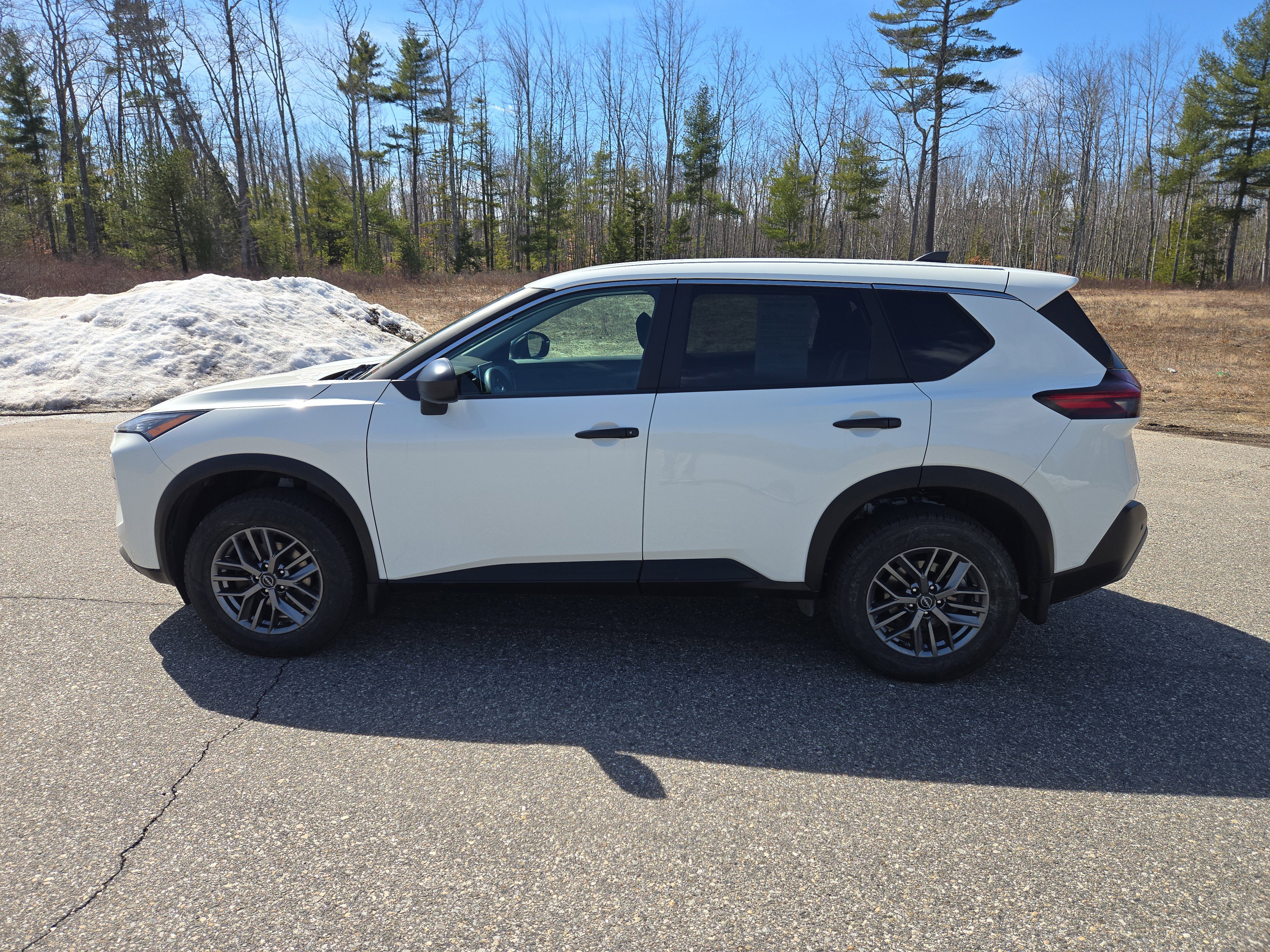 Used 2023 Nissan Rogue S image 8