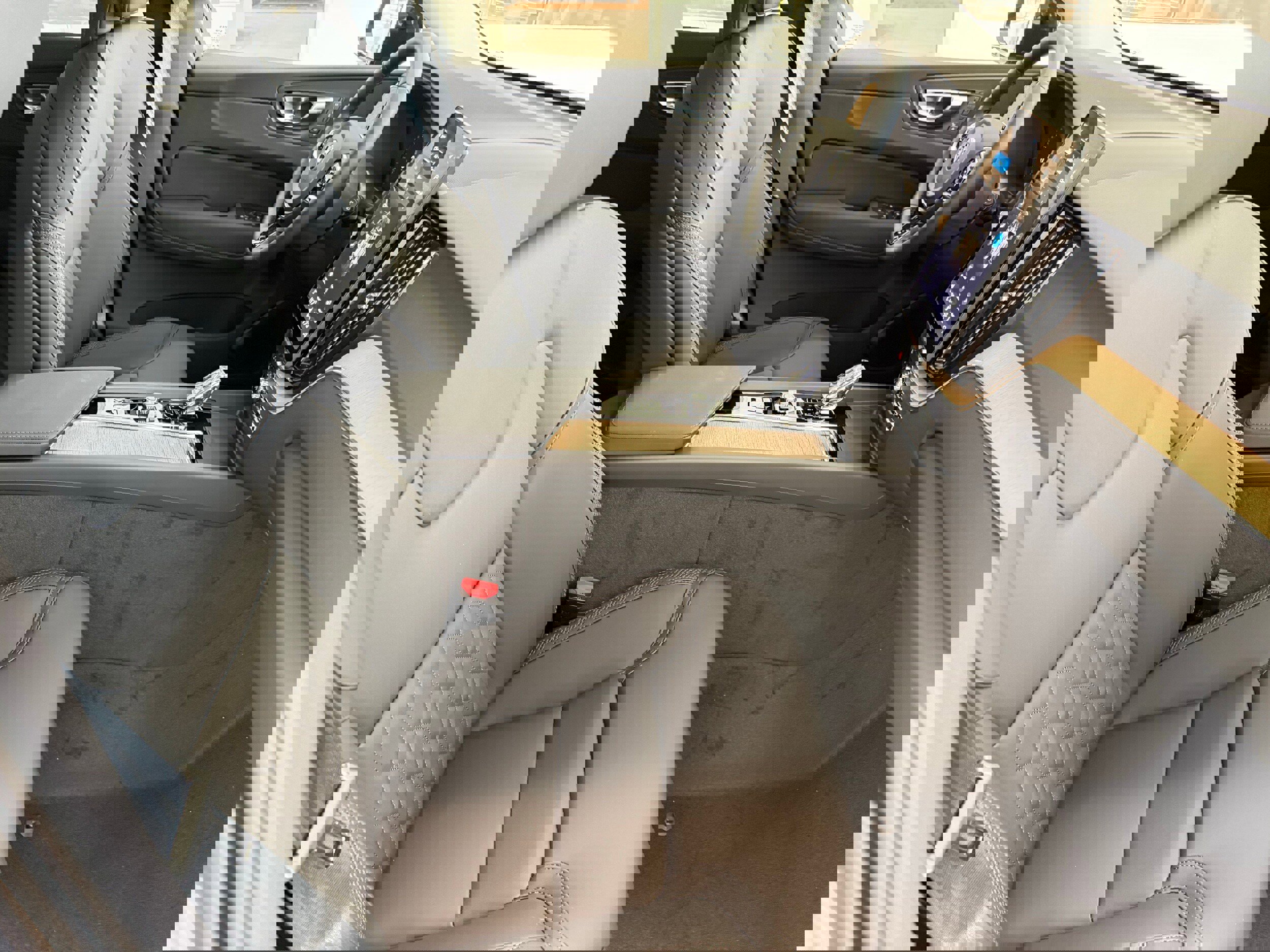 New 2026 Volvo XC60 B5 Plus w/ Protection Package Premier image 24