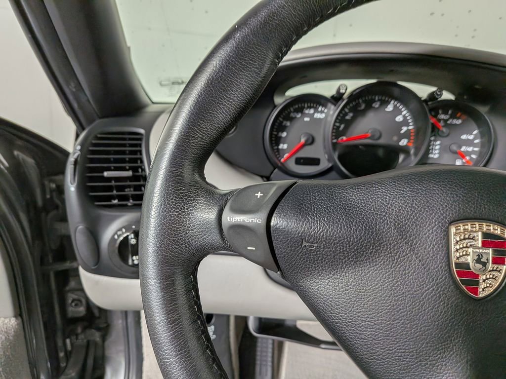 Used 2001 Porsche Boxster RWD image 21