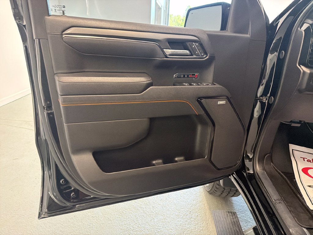 Used 2025 GMC Sierra 1500 AT4 w/ AT4 Premium Package AWD/4WD image 12