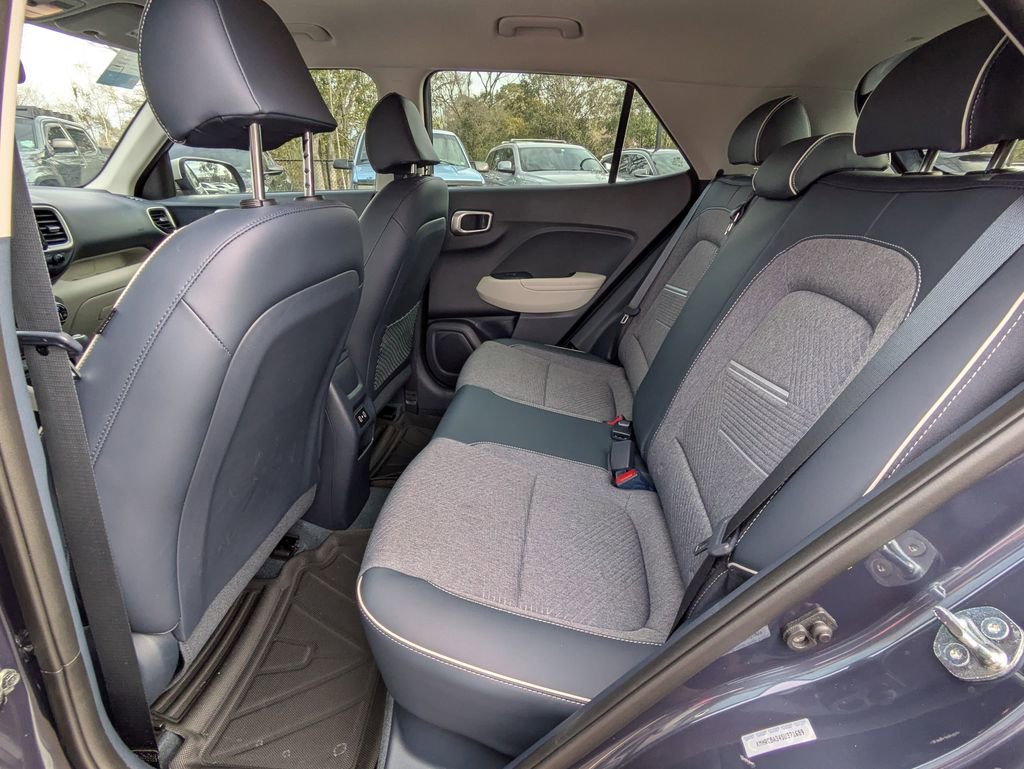 Certified 2025 Hyundai Venue Limited image 13