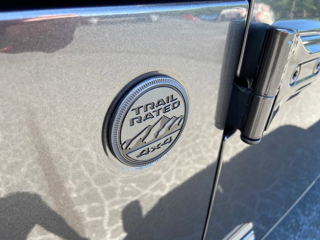 New 2025 Jeep Gladiator Sport image 10