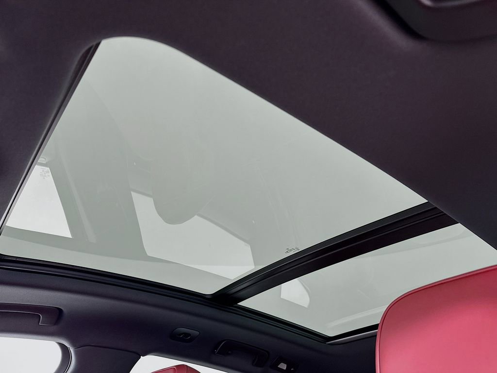 Certified 2025 Porsche Macan image 23