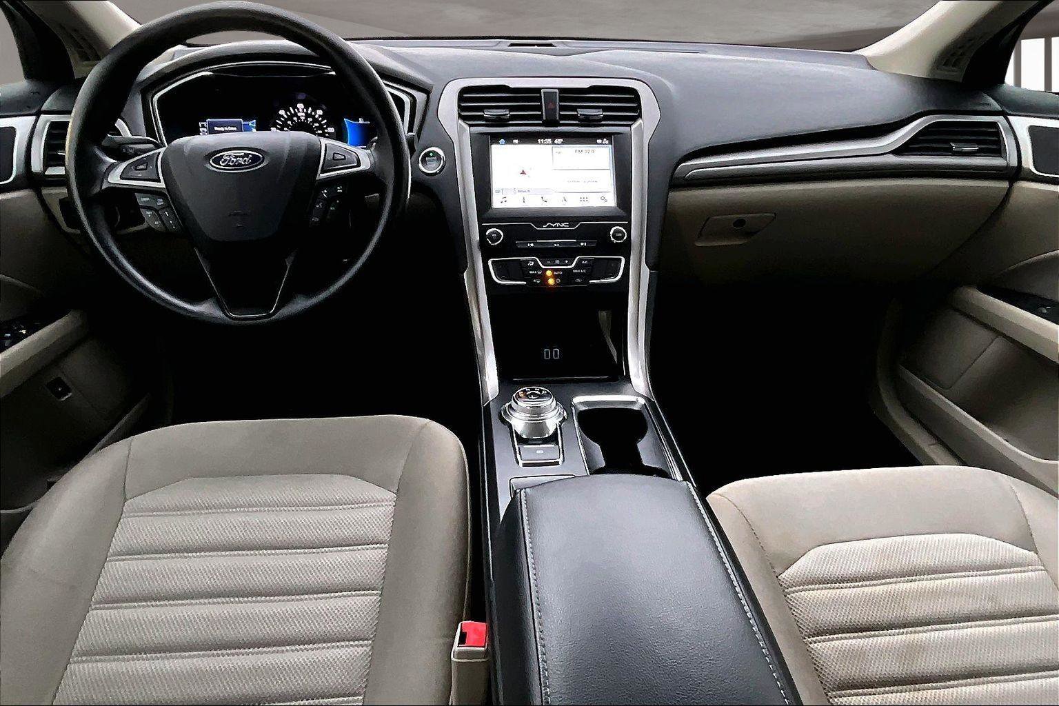 Used 2019 Ford Fusion SE image 17