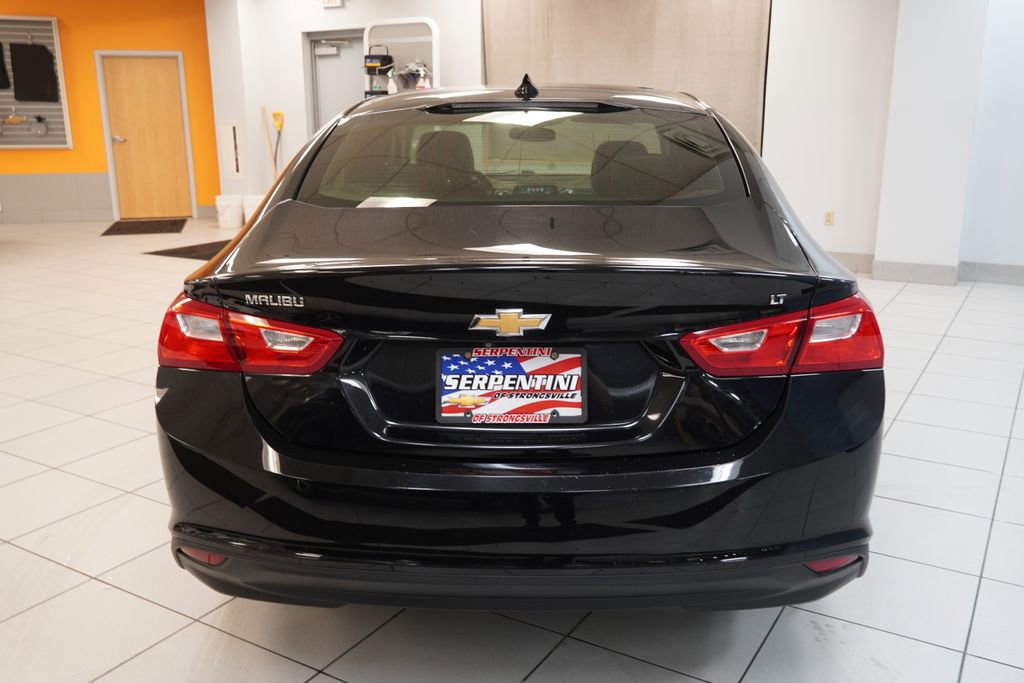 Used 2016 Chevrolet Malibu LT w/ Leather Package image 9