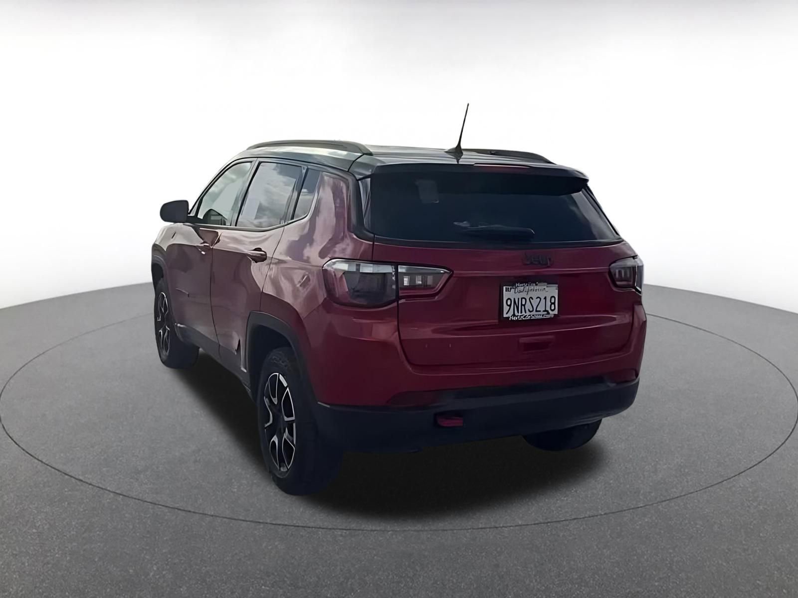 Used 2025 Jeep Compass Trailhawk image 10