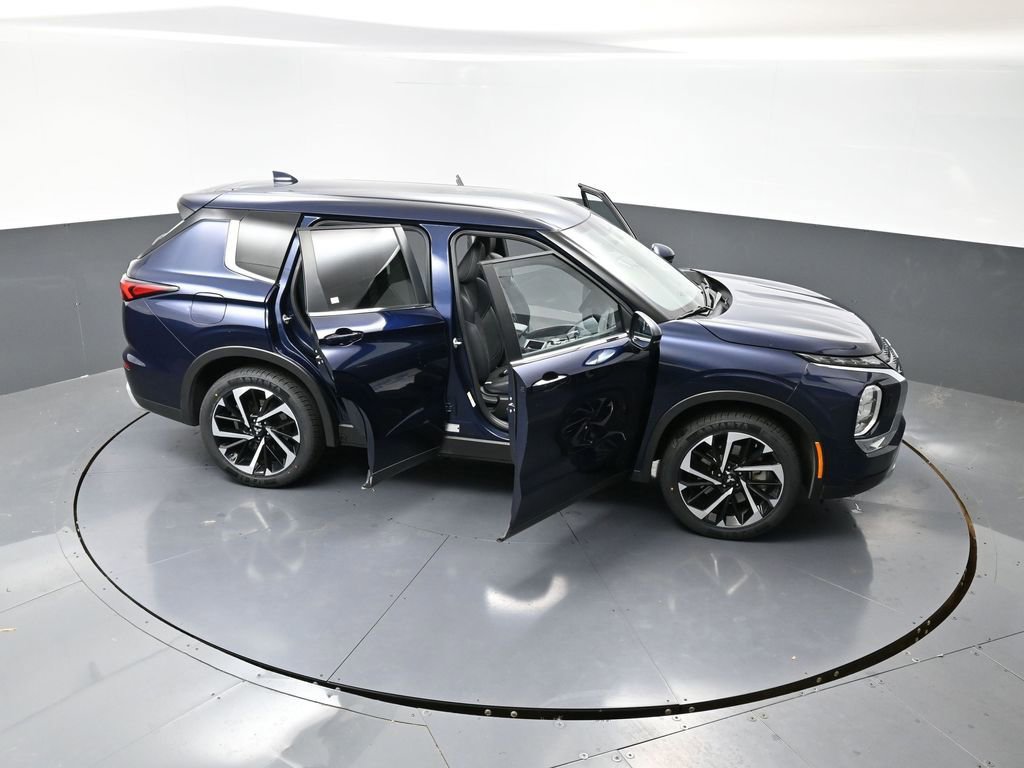 Used 2024 Mitsubishi Outlander AWD image 59