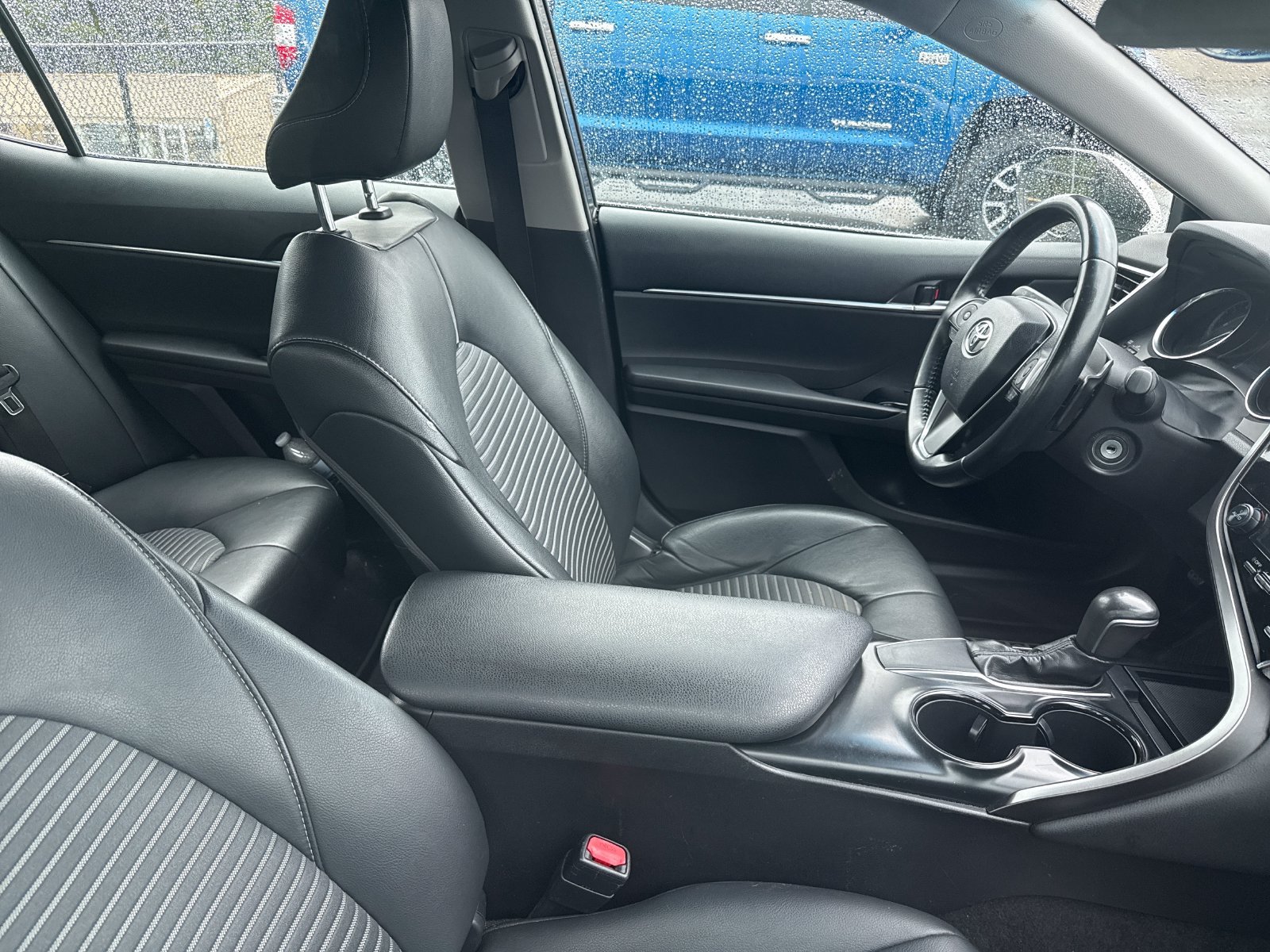 Used 2018 Toyota Camry SE w/ Moonroof Package FWD image 7