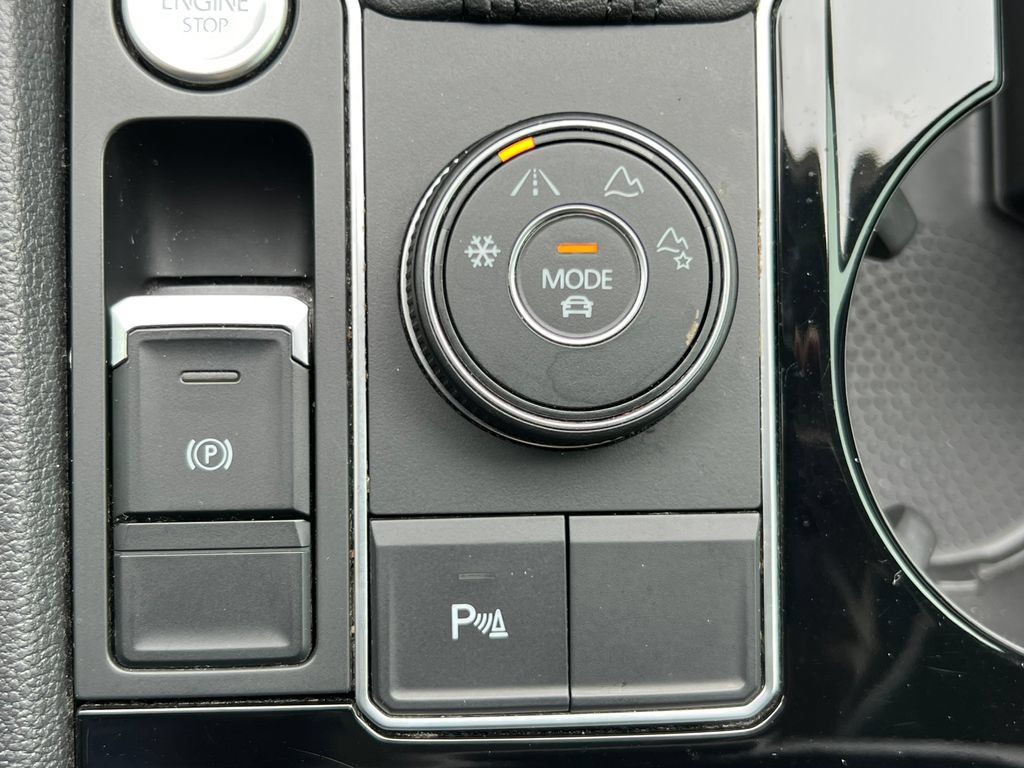 Used 2018 Volkswagen Atlas SEL AWD/4WD image 35