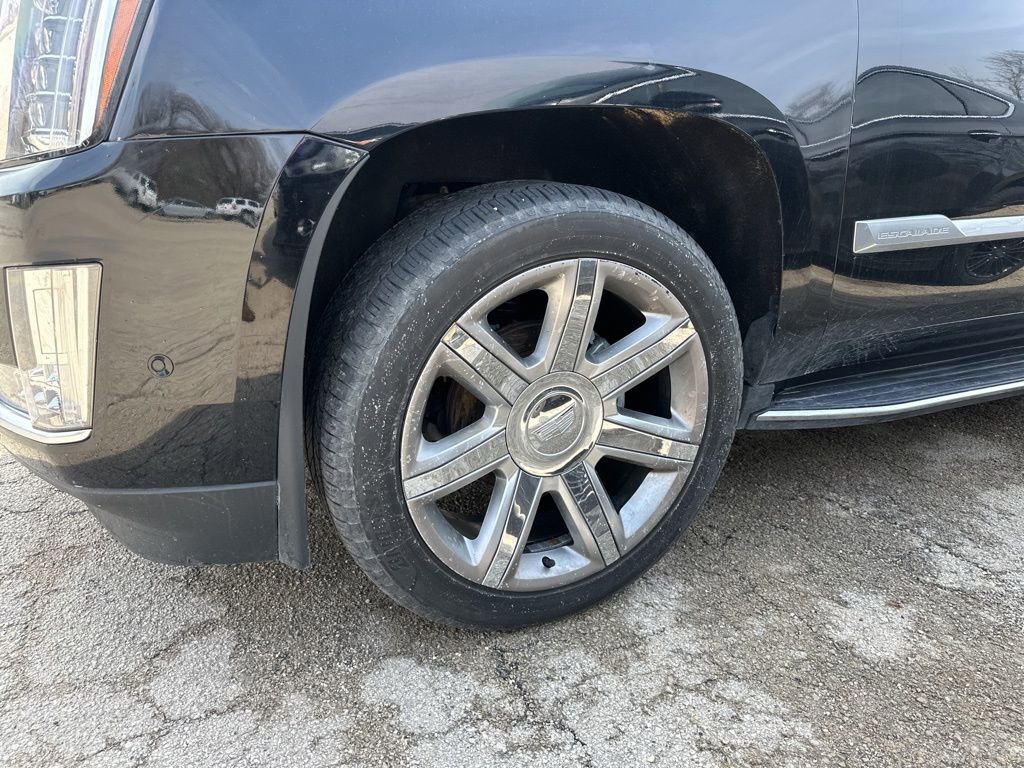 Used 2018 Cadillac Escalade ESV Luxury AWD/4WD image 18