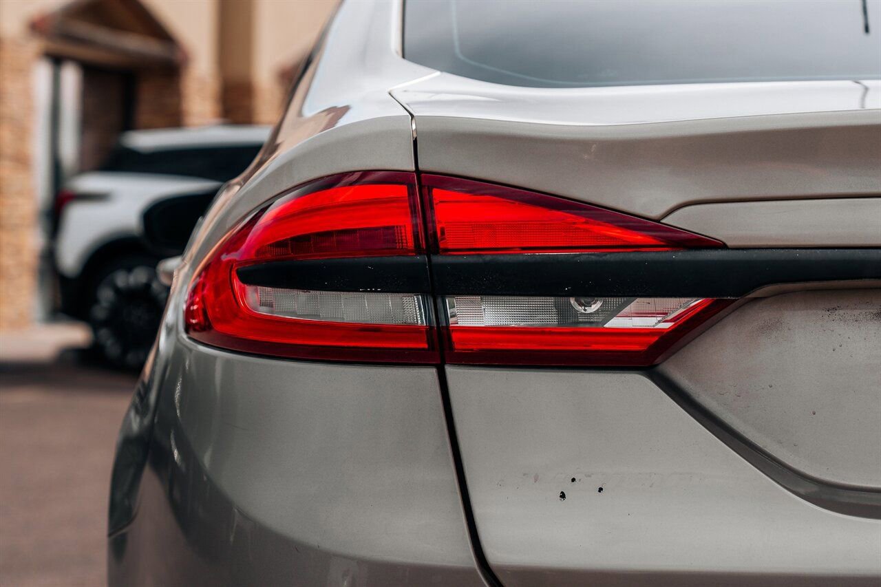 Used 2018 Ford Fusion SE FWD image 13