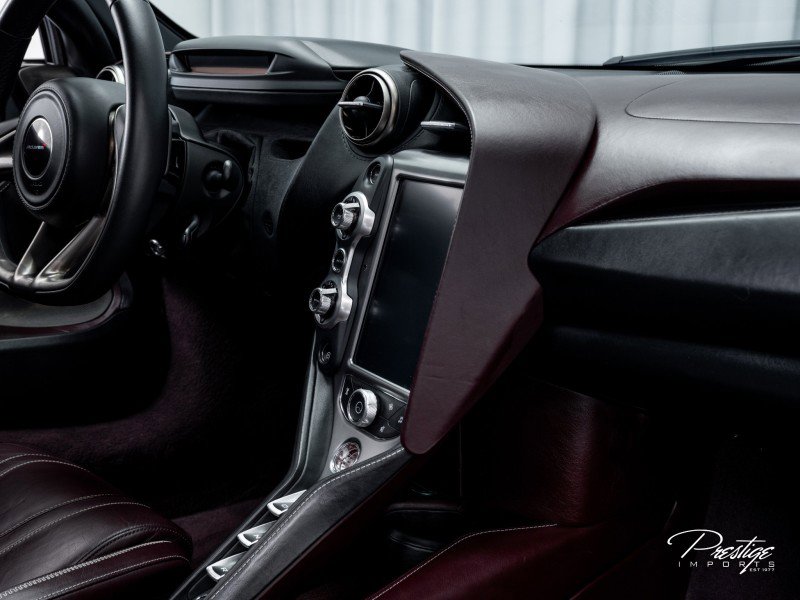 Used 2018 McLaren 720S Luxury RWD image 44