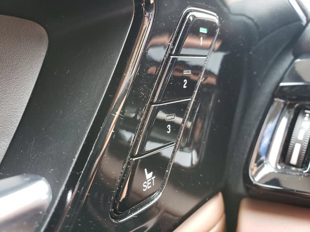 Used 2023 Acura MDX SH-AWD w/ Technology Package image 23