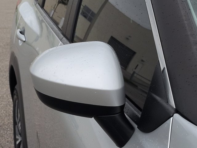 Used 2023 Nissan Rogue SV FWD image 13