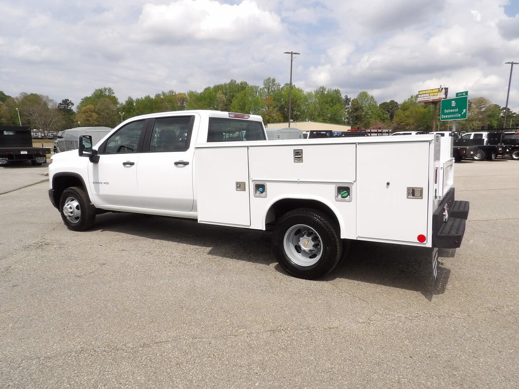 Used 2026 Chevrolet Silverado 3500 W/T AWD/4WD image 4