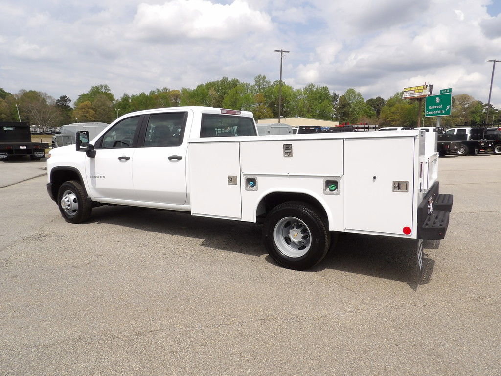 Used 2026 Chevrolet Silverado 3500 W/T image 4