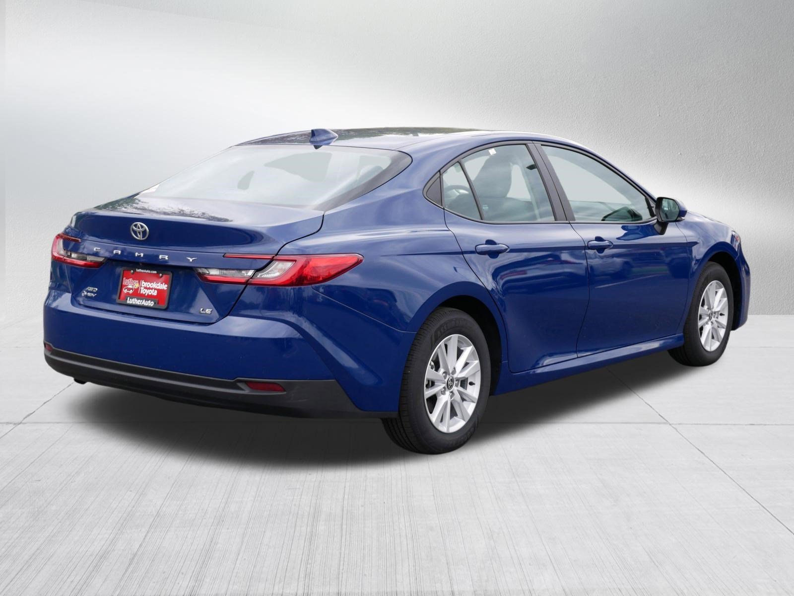 Used 2025 Toyota Camry LE AWD/4WD image 7