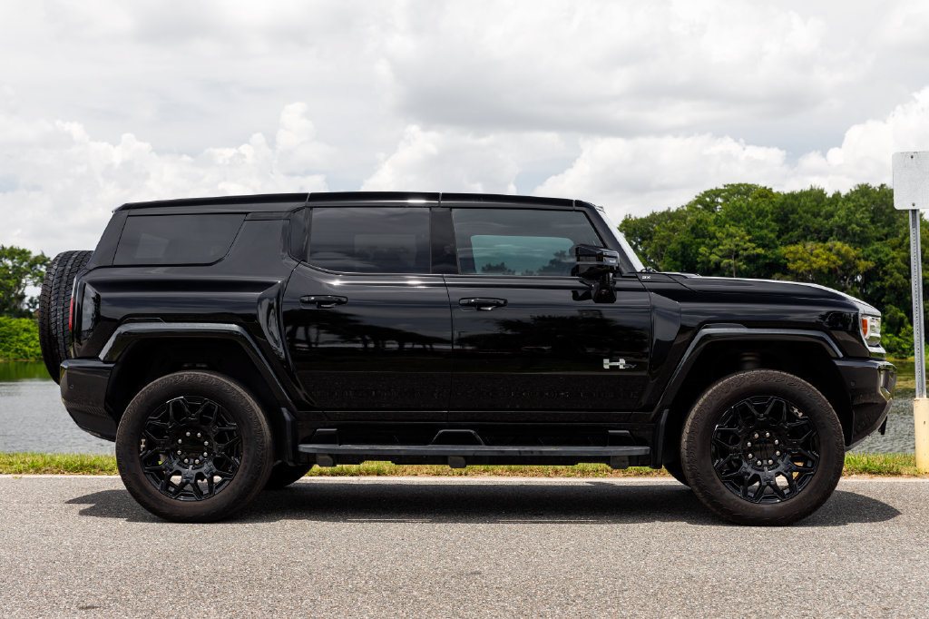 Used 2025 GMC Hummer EV 2X AWD/4WD image 2