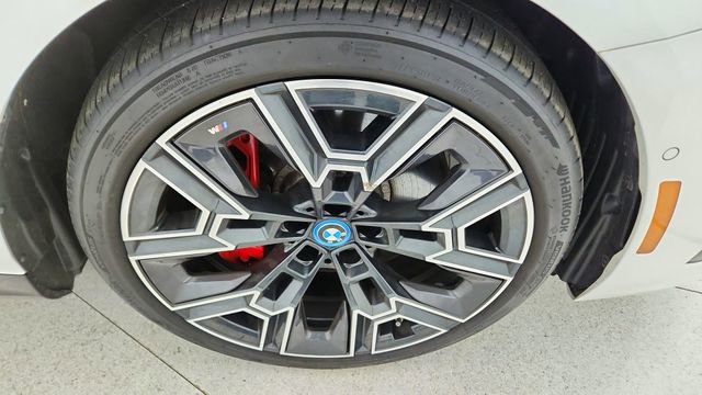 Used 2025 BMW i5 xDrive40 w/ M Sport Package image 56