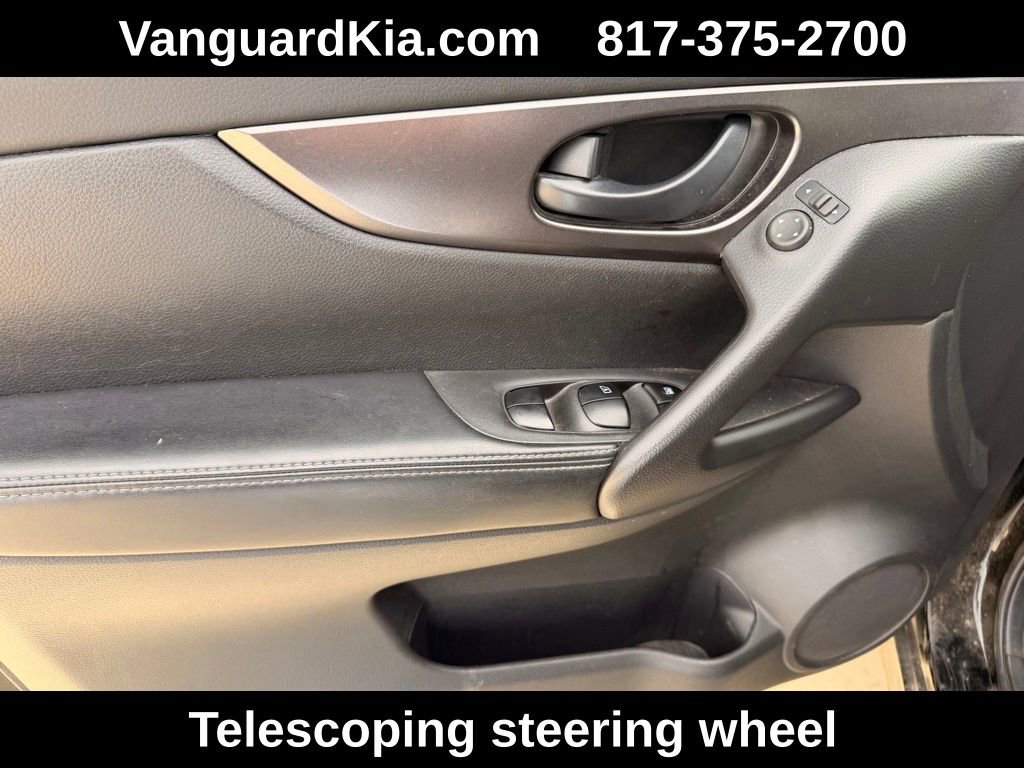 Used 2020 Nissan Rogue Sport S image 17