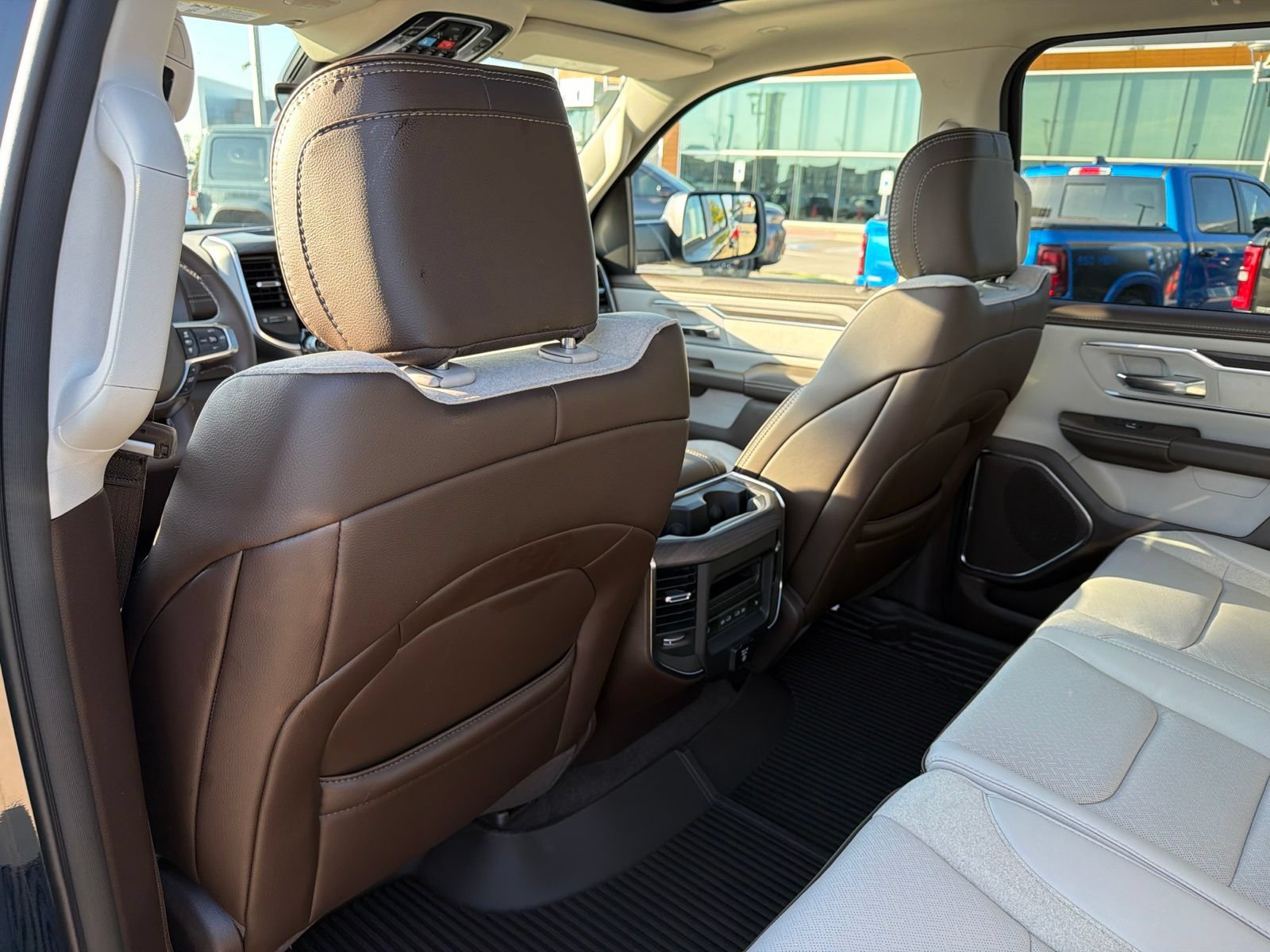 New 2027 RAM 1500 Laramie AWD/4WD image 18
