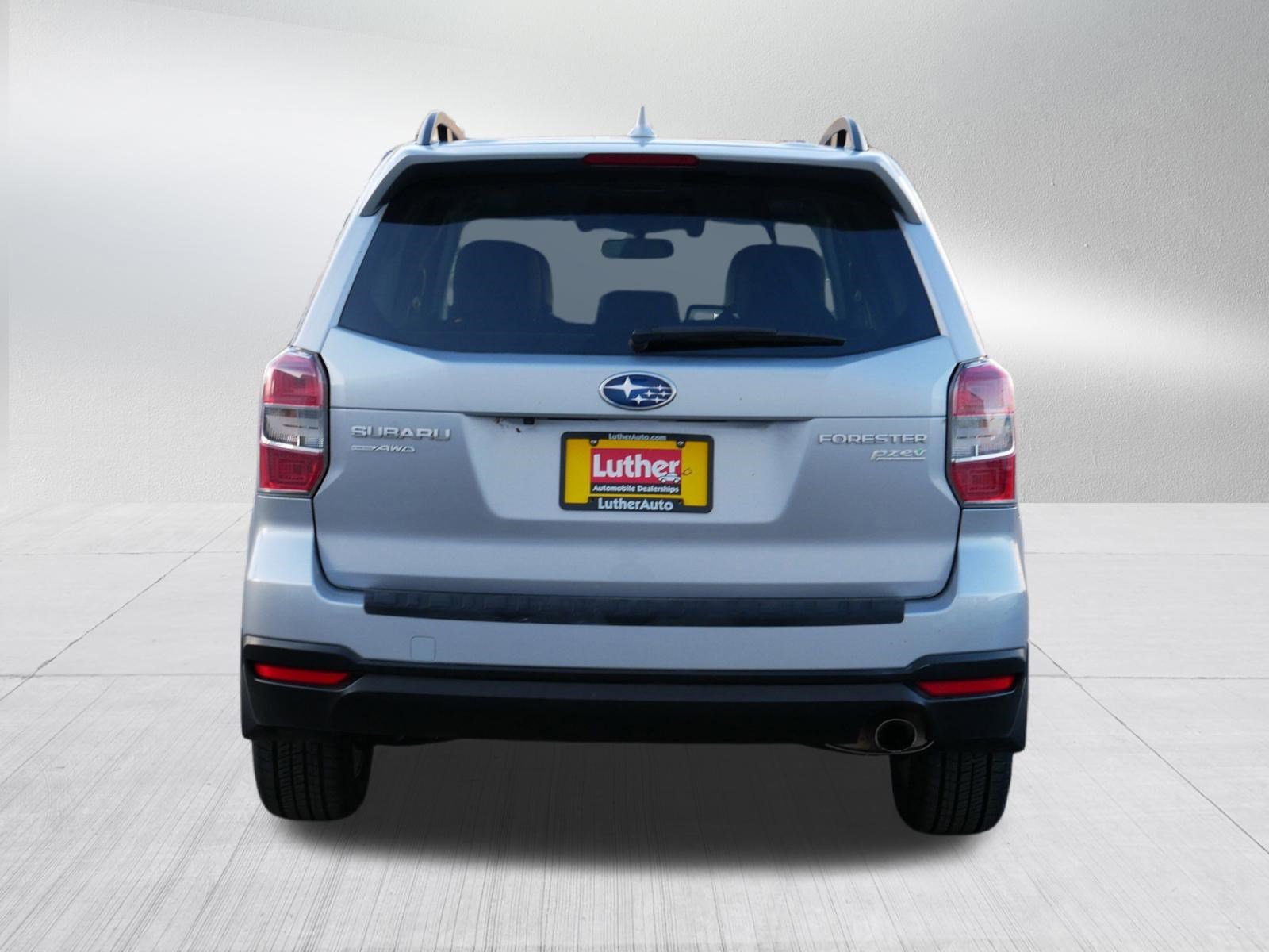 Used 2016 Subaru Forester 2.5i Limited AWD/4WD image 6