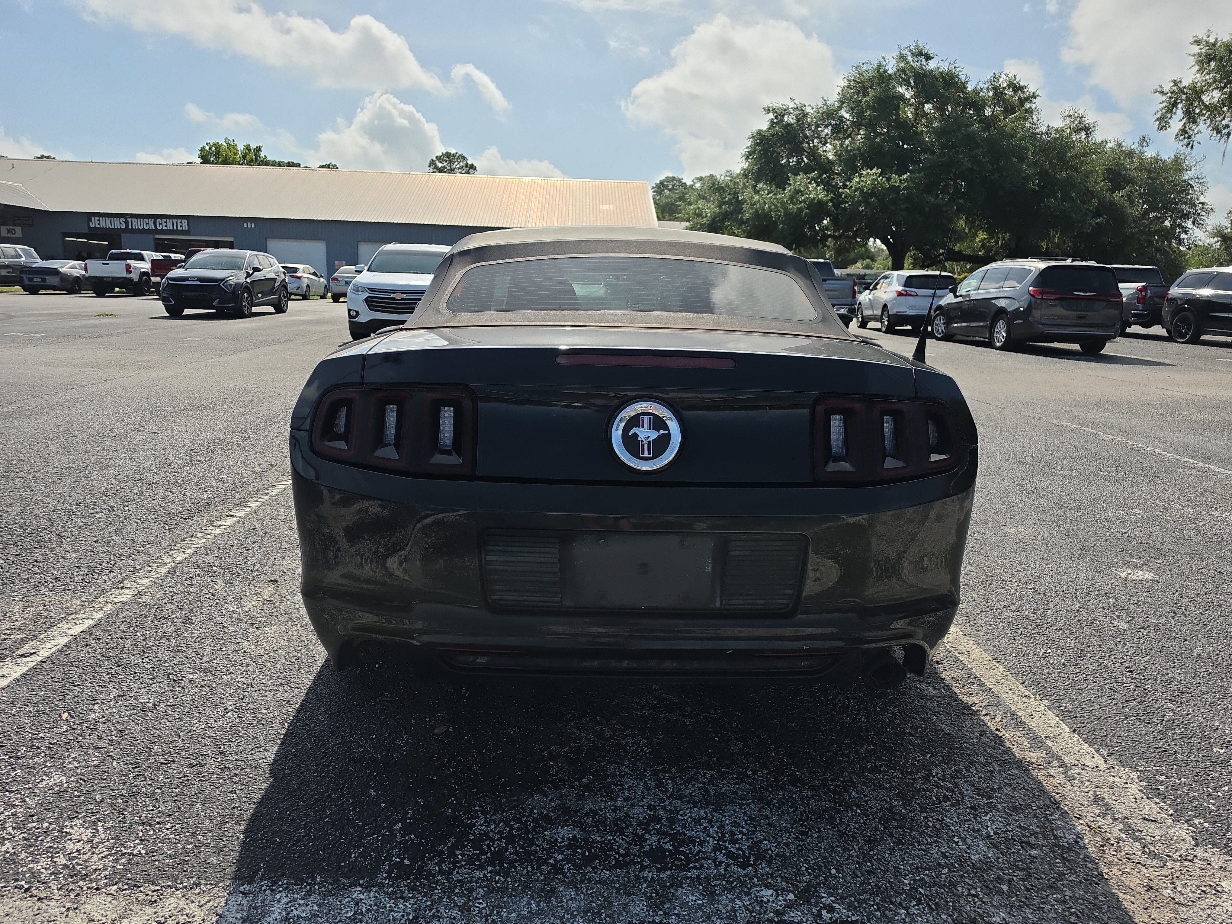 Used 2014 Ford Mustang Convertible RWD image 4