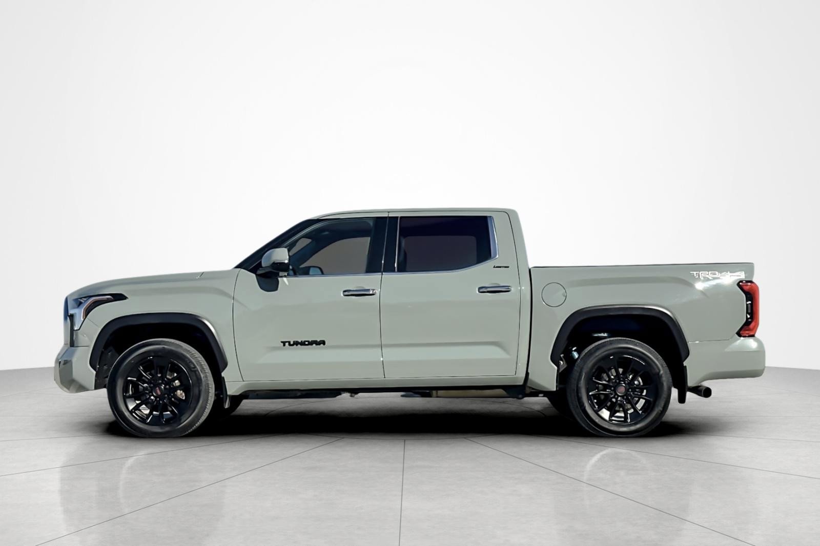 Used 2023 Toyota Tundra Limited image 2