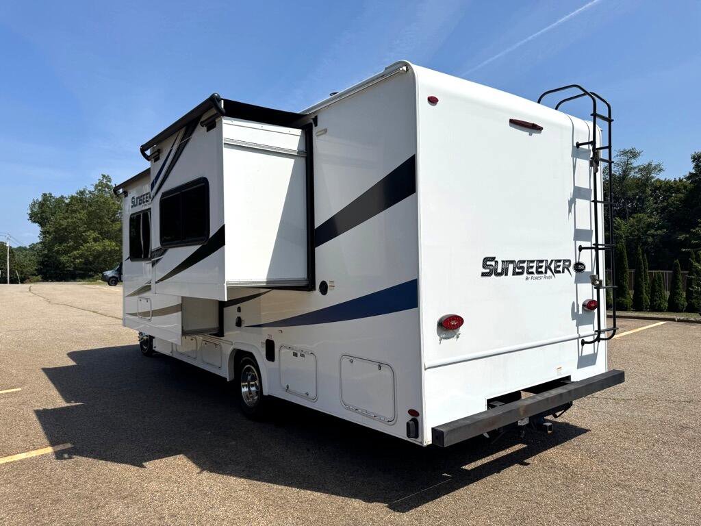 Used 2021 Ford E-450 and Econoline 450 Super Duty w/ Motorhome Prep Package image 11