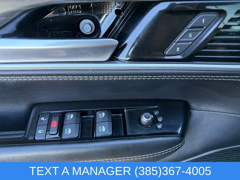 Used 2023 Jeep Wagoneer L Series II AWD/4WD image 19