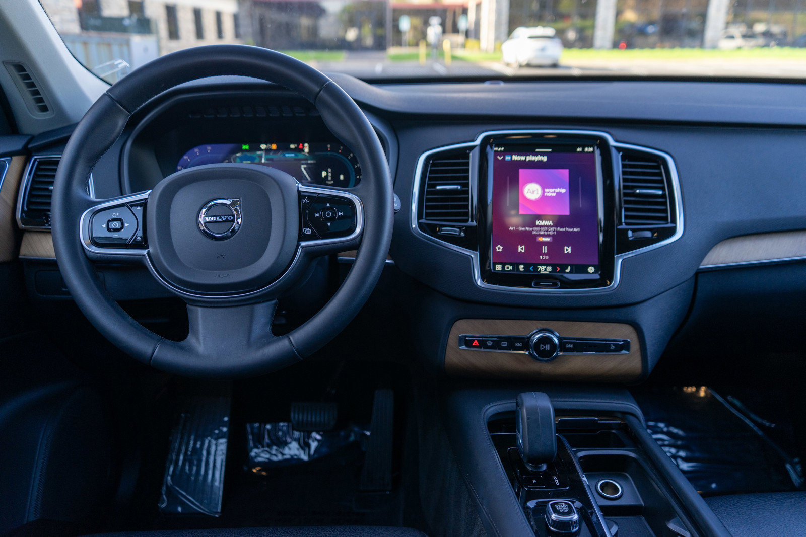 Used 2023 Volvo XC90 B5 Plus w/ Protection Package Premier AWD/4WD image 13