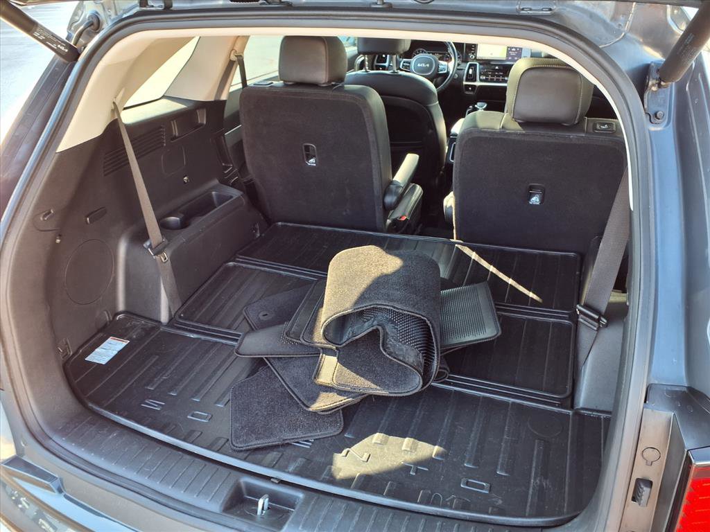 Used 2022 Kia Sorento EX w/ Panoramic Sunroof Package image 27