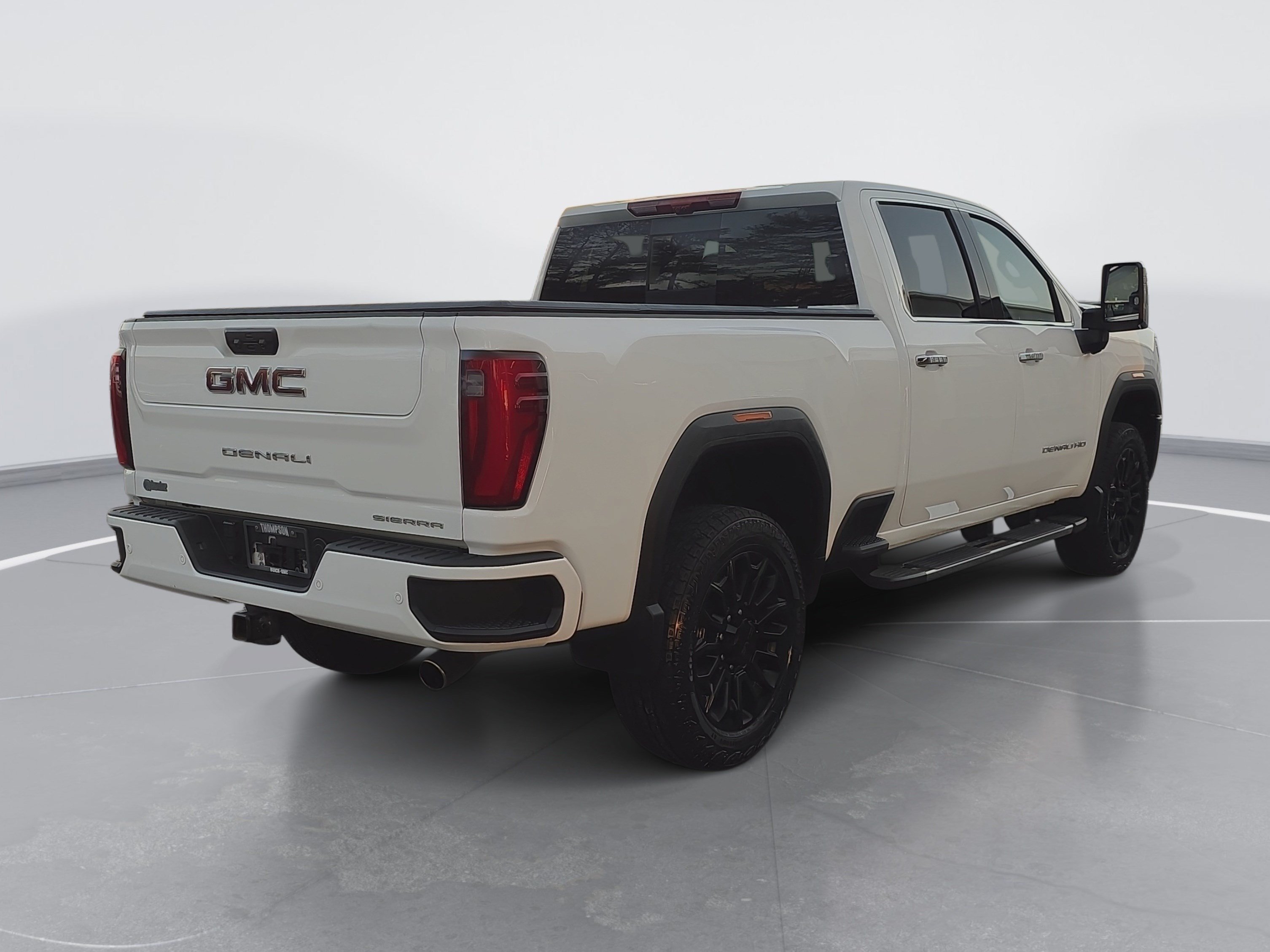 Used 2024 GMC Sierra 2500 Denali w/ Denali Reserve Package AWD/4WD image 3