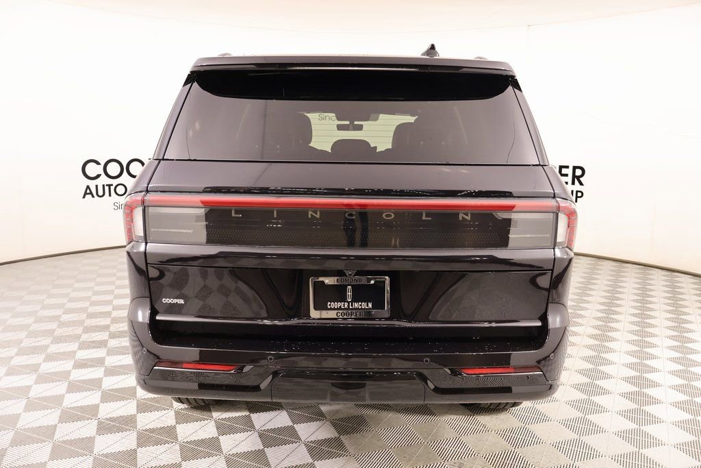 New 2025 Lincoln Navigator Reserve w/ Jet Appearance Package image 23