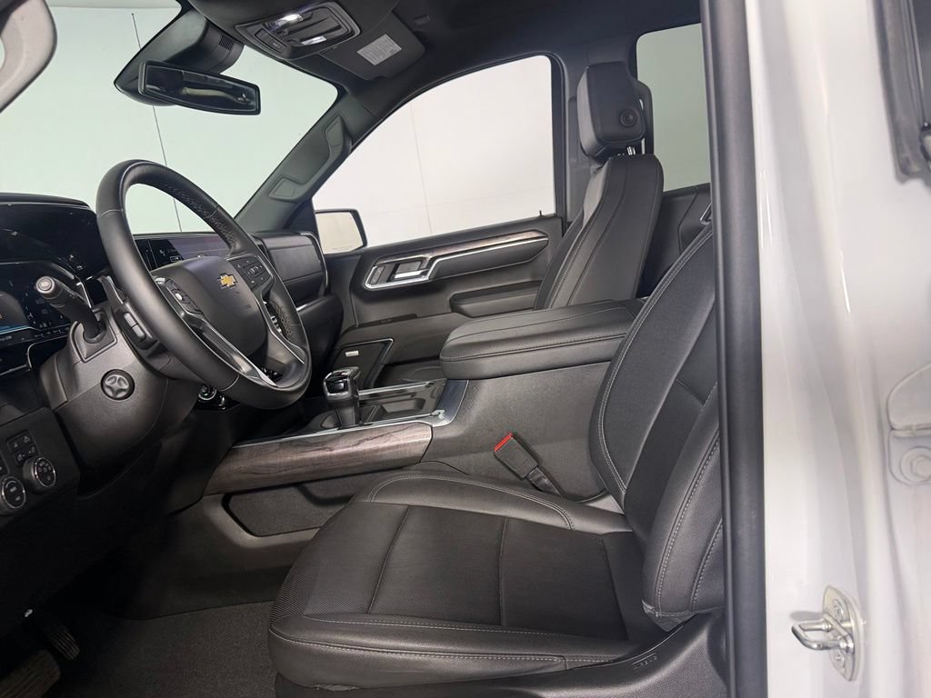 Used 2023 Chevrolet Silverado 1500 LTZ AWD/4WD image 15