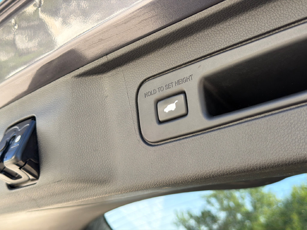 Used 2025 Honda Pilot EX-L image 8