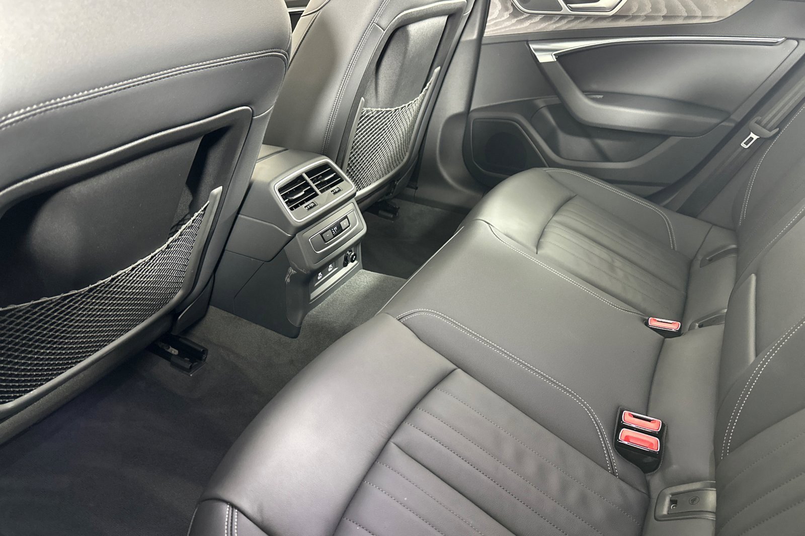 Used 2025 Audi A6 3.0T Premium image 11