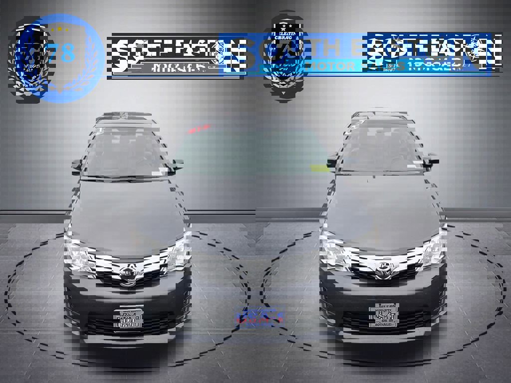 Used 2012 Toyota Camry LE image 3