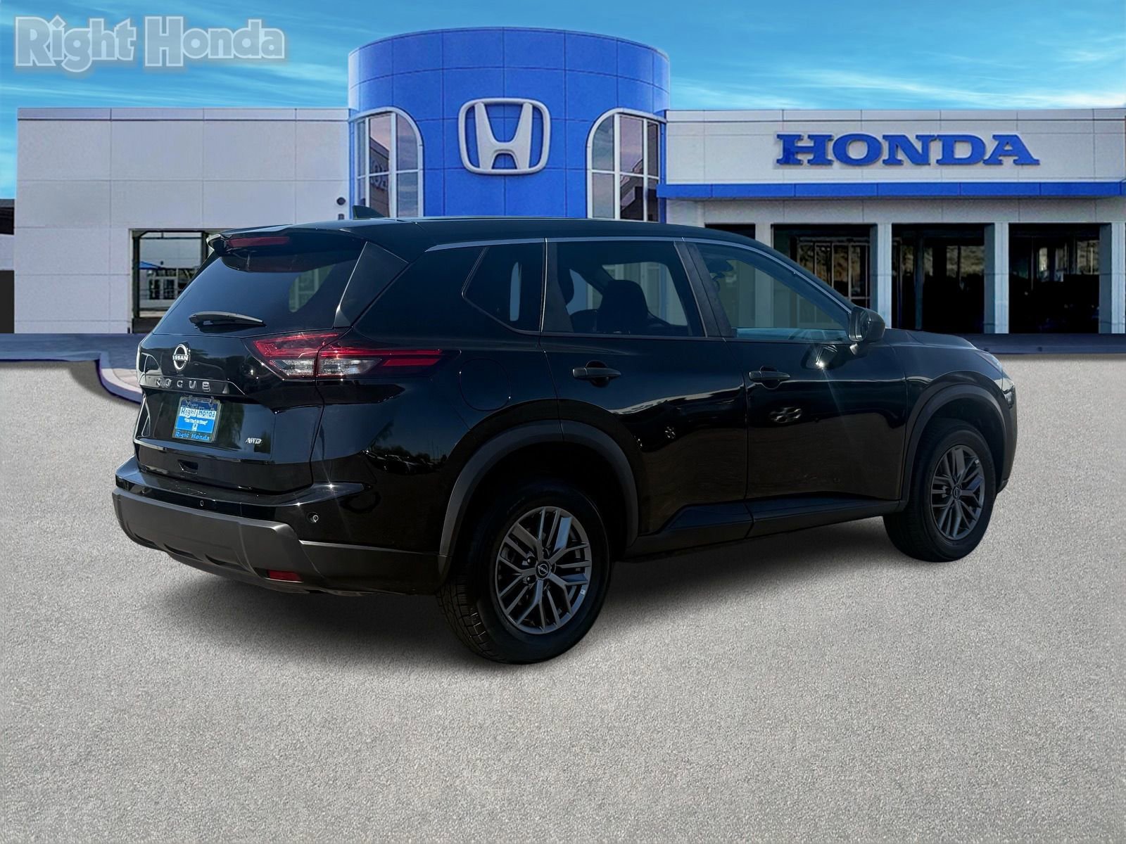 Used 2024 Nissan Rogue S image 8
