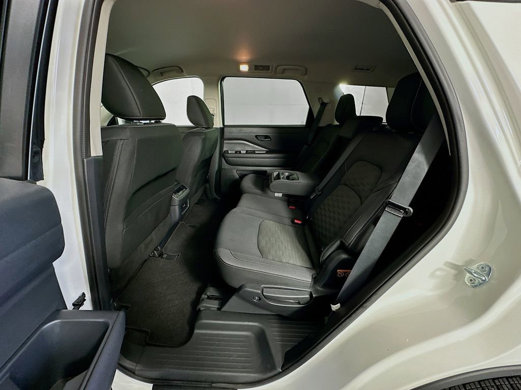Used 2024 Nissan Pathfinder SV image 24