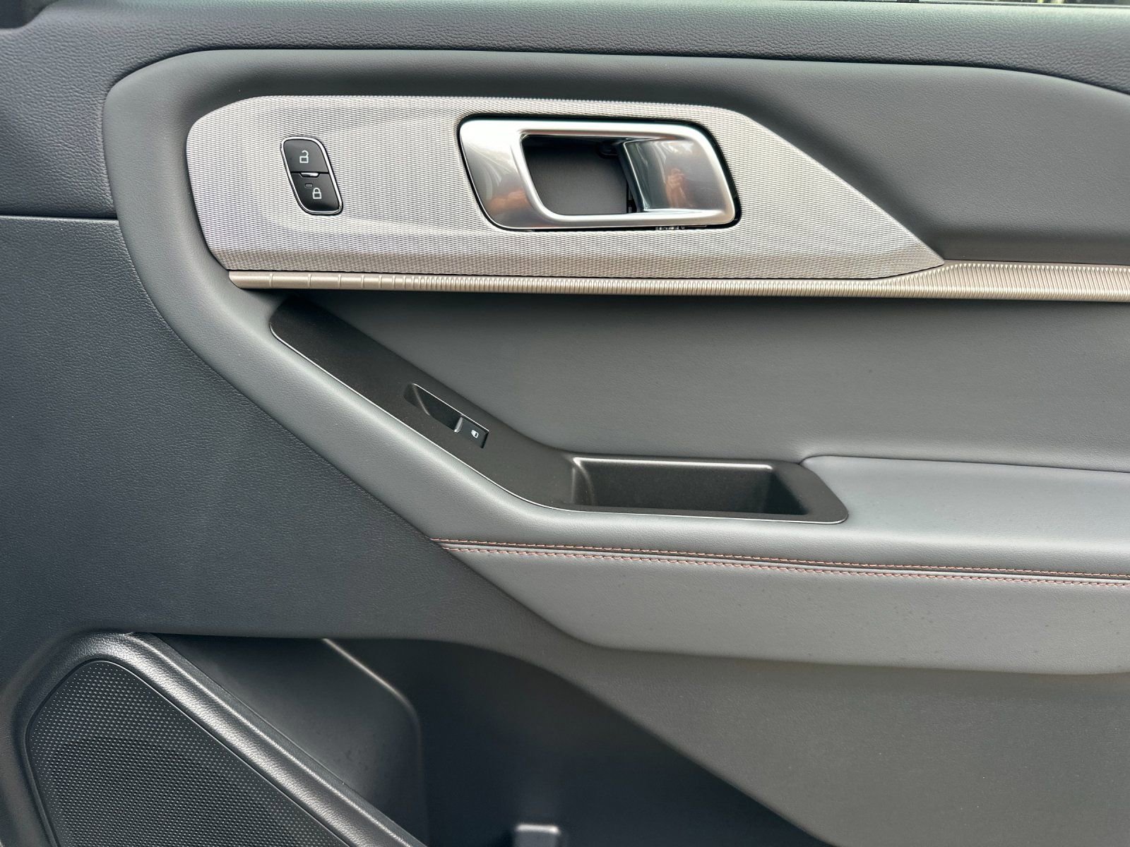 New 2026 Ford Explorer Active image 18