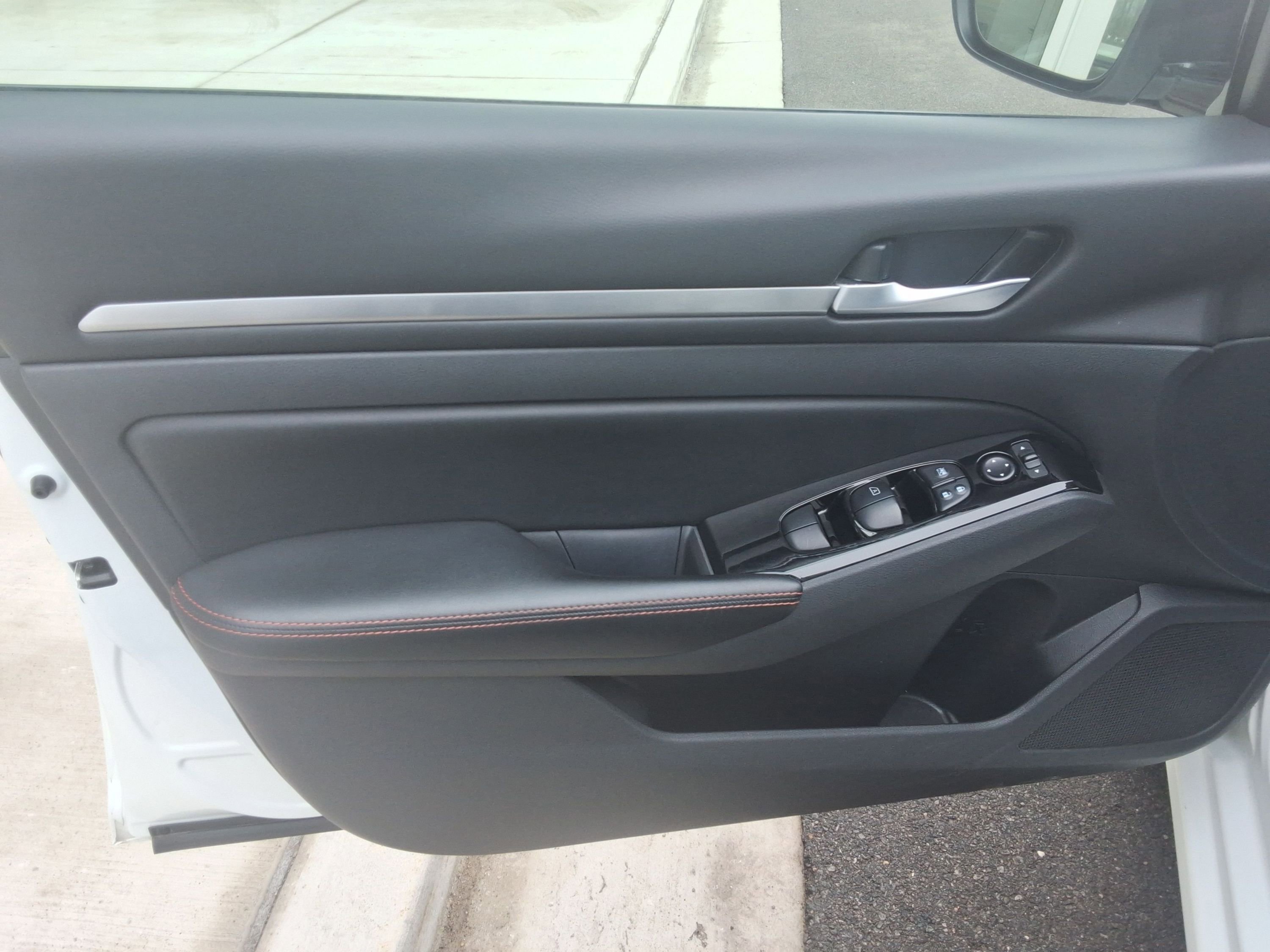 Used 2024 Nissan Altima 2.5 SR image 21