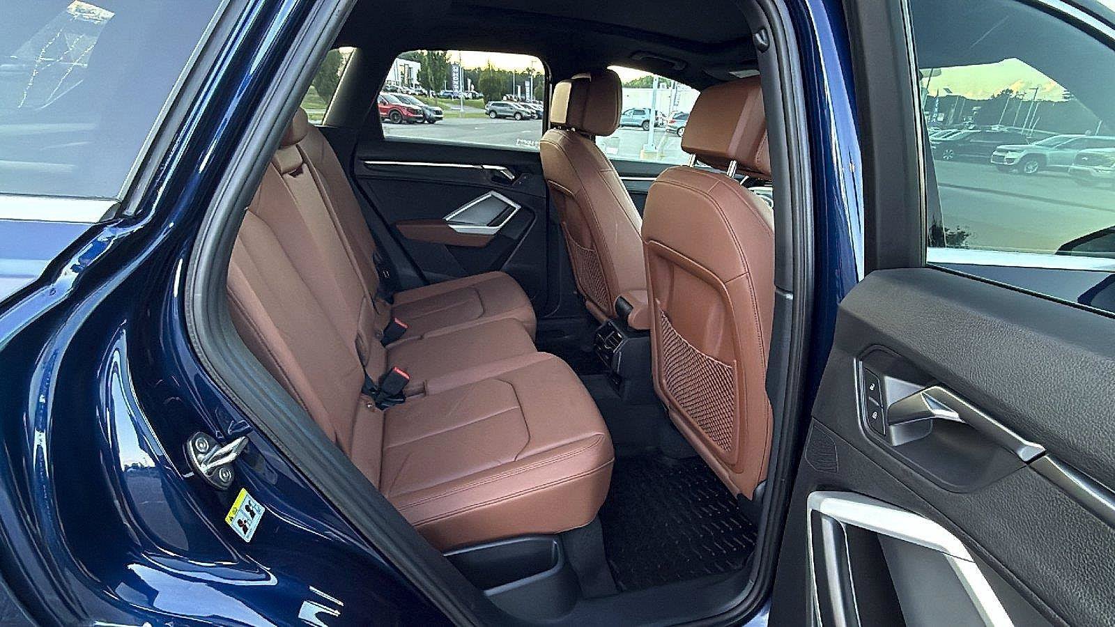 Used 2022 Audi Q3 2.0T Premium w/ Convenience Package AWD/4WD image 19