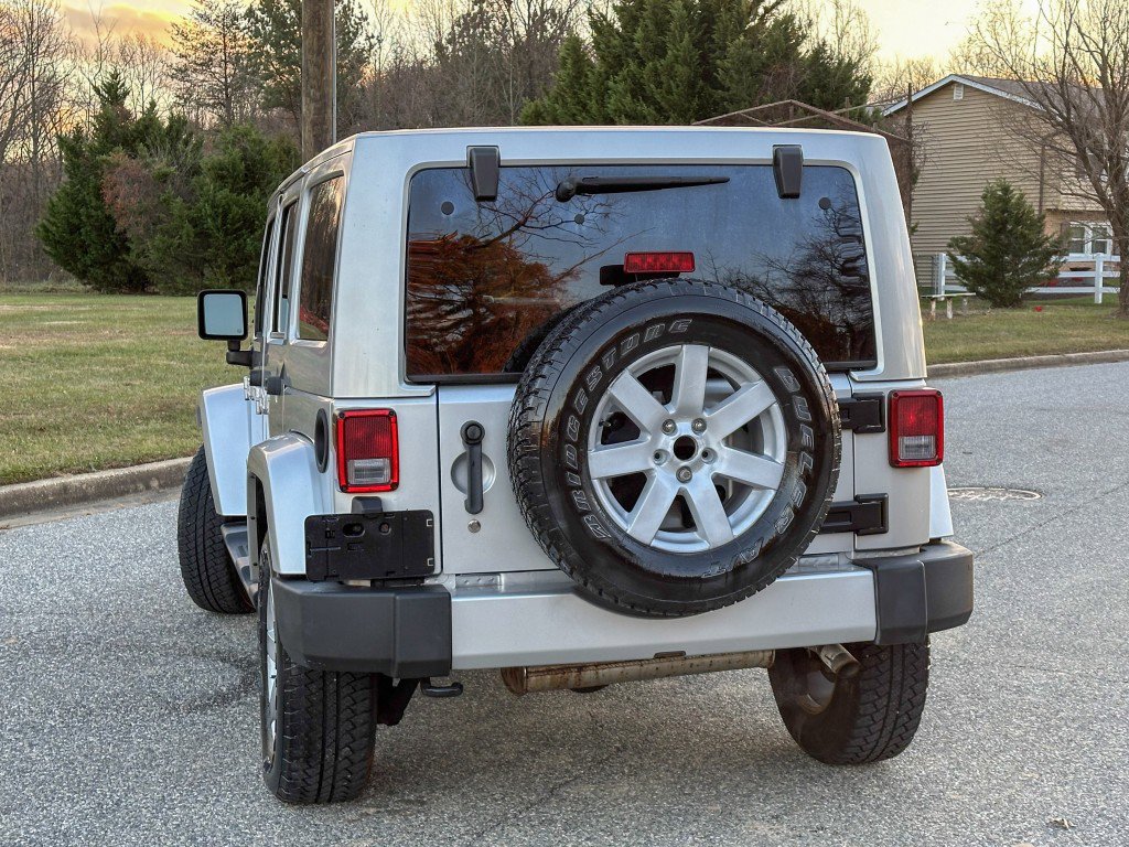 Used 2012 Jeep Wrangler Unlimited Sahara w/ Dual Top Group image 13